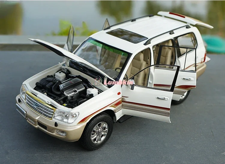 Model Decoration 1:18 For Original FAW toyot Land Cruiser LC100 Alloy Simulation Car Model