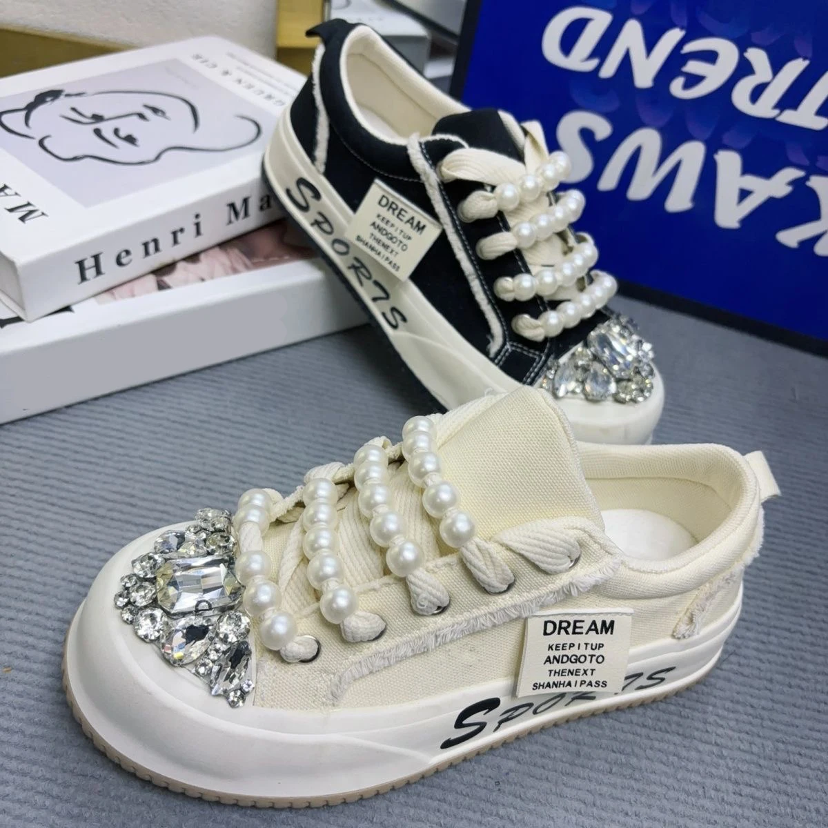 New  Canvas Shoes 3.5cm Flat Shoes Pearl Diamond-encrusted Handmade Shoes Casual Shoes for Woman Designer 35-40