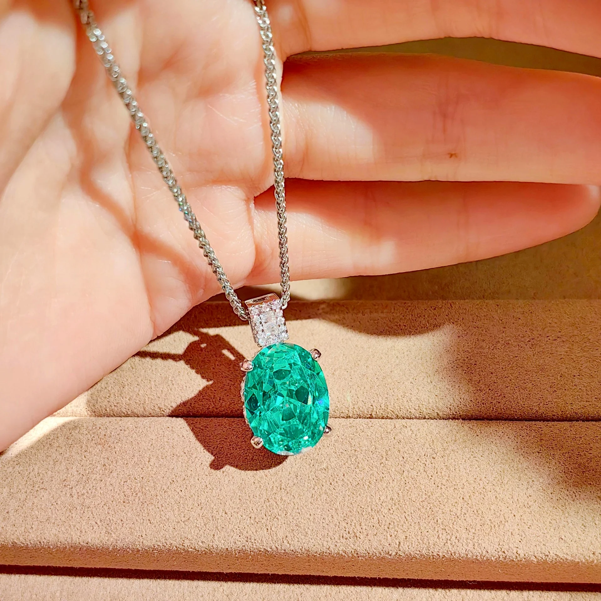 925 Sterling Silber Urlaubs-Halskette mit Transparentem Taubenei-Anhänger, Luxuriöse Einzigartige Exquisite Funkelnde Mintgrüne Kette – Detail 4