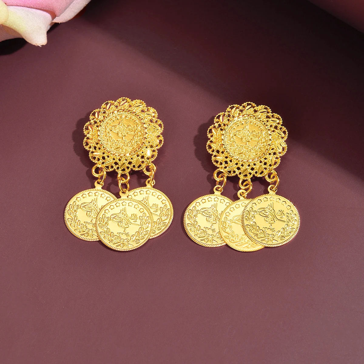 Sparkling Gold Middle Eastern Traditional Coin-Carved Brooches, Versatile High-End Accessory For Sweaters & Daily Wear