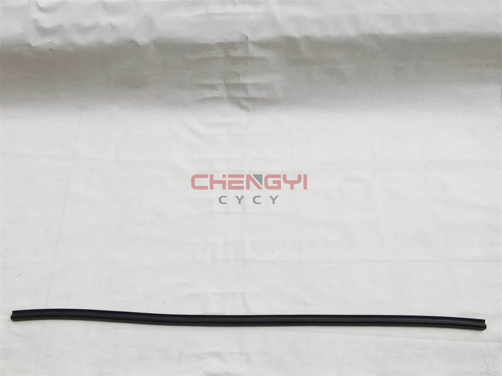 1PCS Engine Hood Sealing Strip Rubber Strip Per For Pajero Montero V87W V93W V97W 5902A017 5902A015 5902A016 5902A054 MR523297