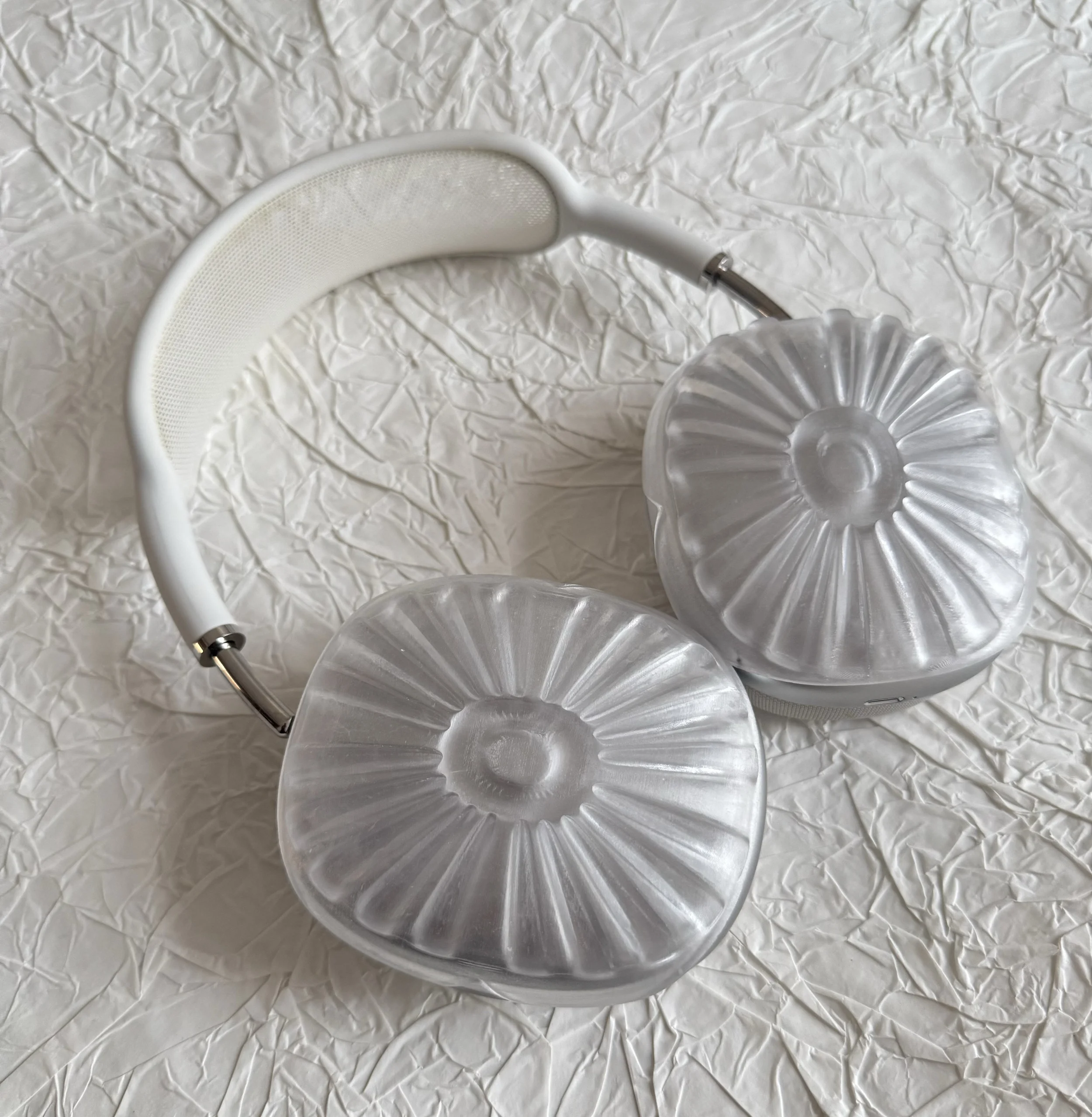 

Grey/white Fangs Airpods Max Headphone Case Original Resin Headset Cover Cool Minimalist Protective Case for Y2K Accessorie Gift