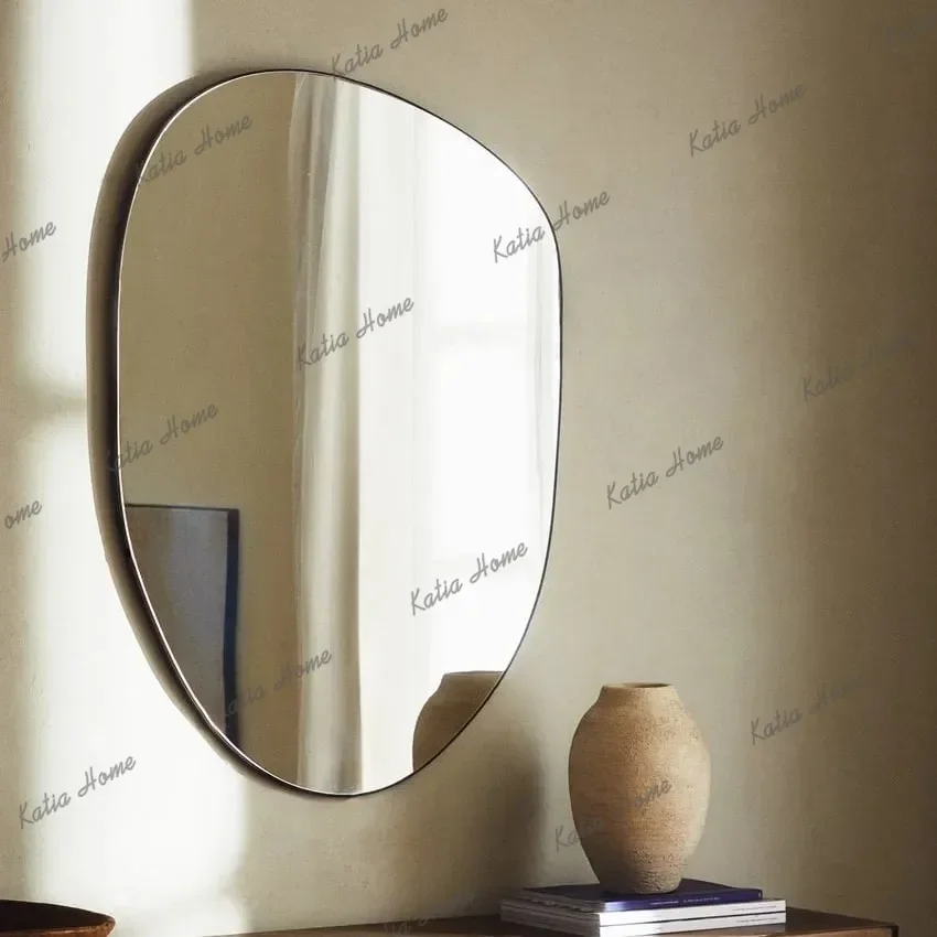 French Vintage Style Vanity Mirror Irregular Shape Wall-Mounted Hotel Bathroom High Definition Decorative Mirror Customization