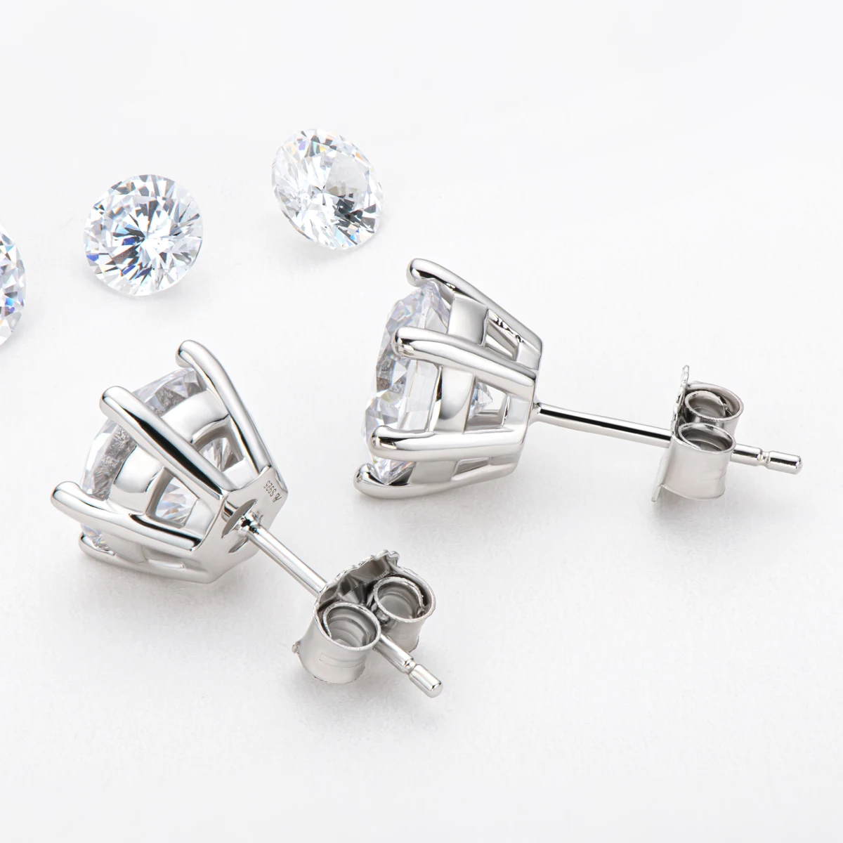 IOGOU D Color Moissanite Stud Earrings for Women Men 1/2/4/6 cttw 100% 925 Sterling Silver Sparkling Moissanite Piercing Jewelry