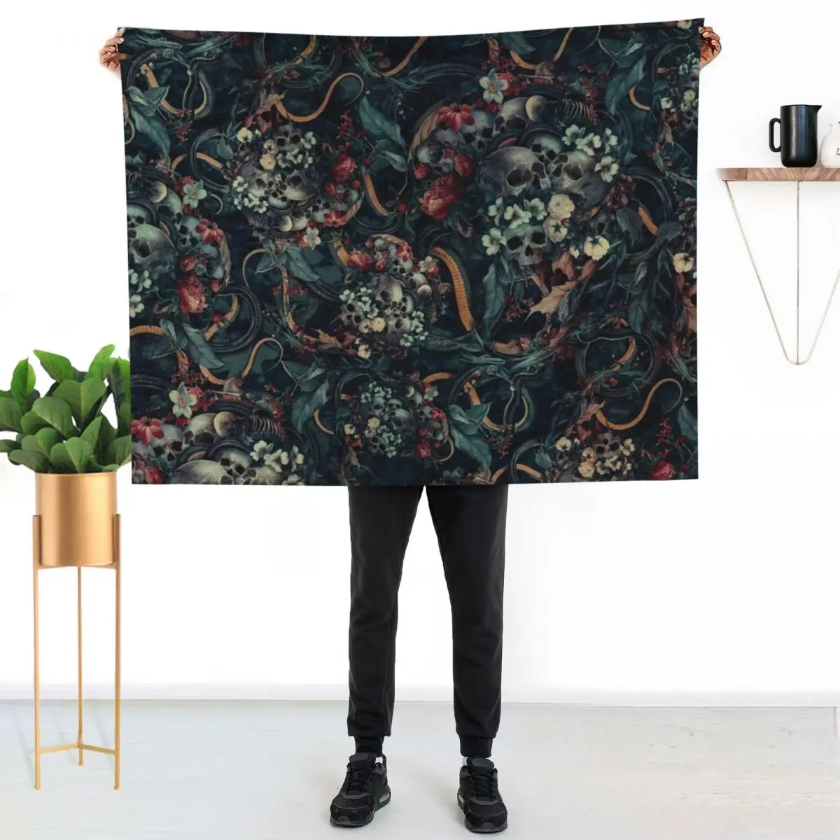 Skulls and Snakes Throw Blanket Thin Furry blankets ands Decorative Throw warm winter blankets and throws Blankets