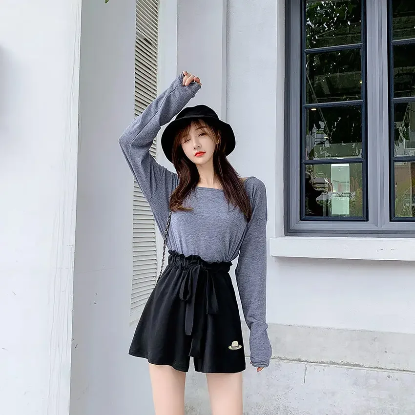 Pantaloni corti femminili in vita elastica nera Pantaloncini alti da donna da indossare Harajuku Fashion Design giovanile Y2k Vintage per l'estate calda