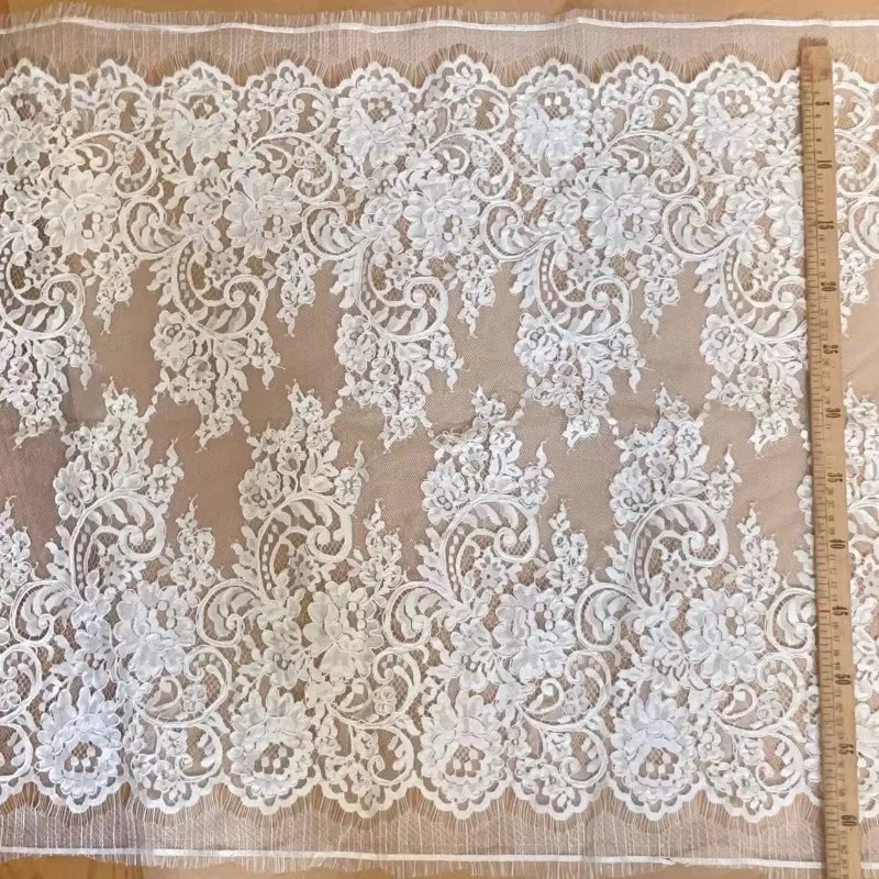 

Кружевная тесьма с вышивкой 300 см x 61 см. Кружевная ткань с крупными цветами. Аксессуары для шитья свадебных платьев и рукоделия.