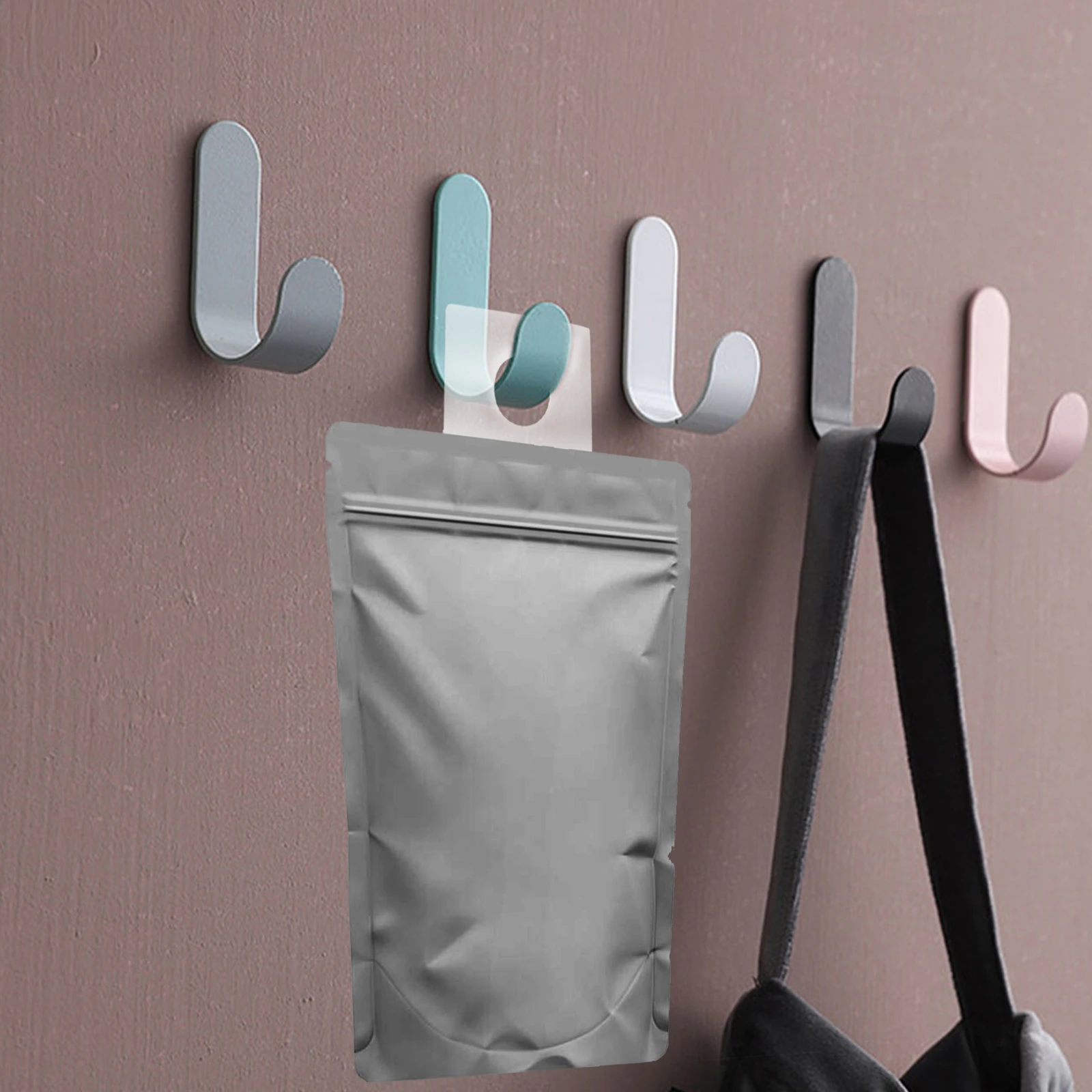 

100 Pcs Hook Round Hole Adhesive Hooks Clear Sticky Tabs Transparent Coat Hanger Display for Hanging Retail