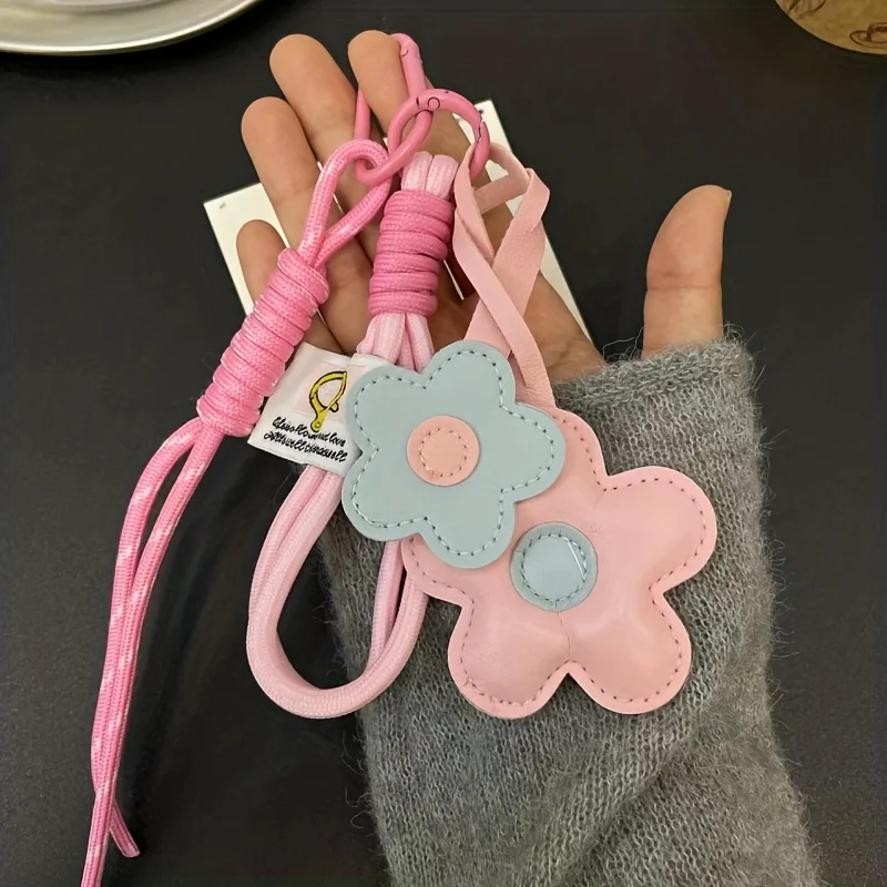 Trendy PU Leather Sunflower Bag Pendant Contrasting Cartoon Five Petal Flower Keychain Fashion Car Keyring Bag Pendant Women