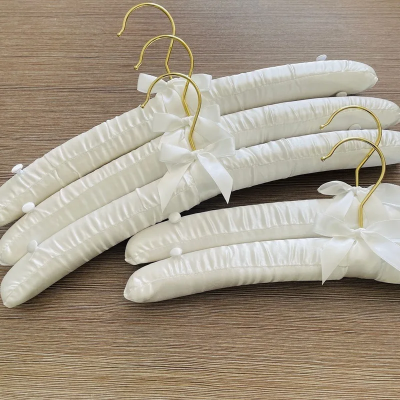 

Wholesale Custom Ivory Satin Padded Hanger 15inch Non-Slip Buttons for Strappy Dresses Ideal Bridal Bride Hanger for Wedding