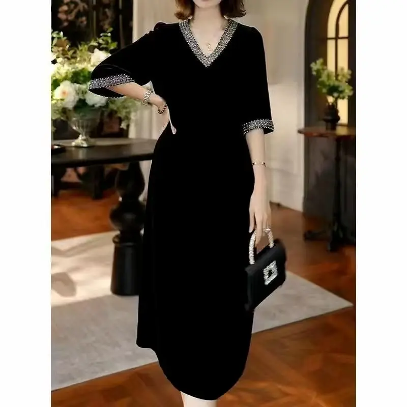 Lady Dress 2026 New Spring And Autumn Popular Light Luxury High-End thin elastic Mother High-End Velvet Dresses Red Black