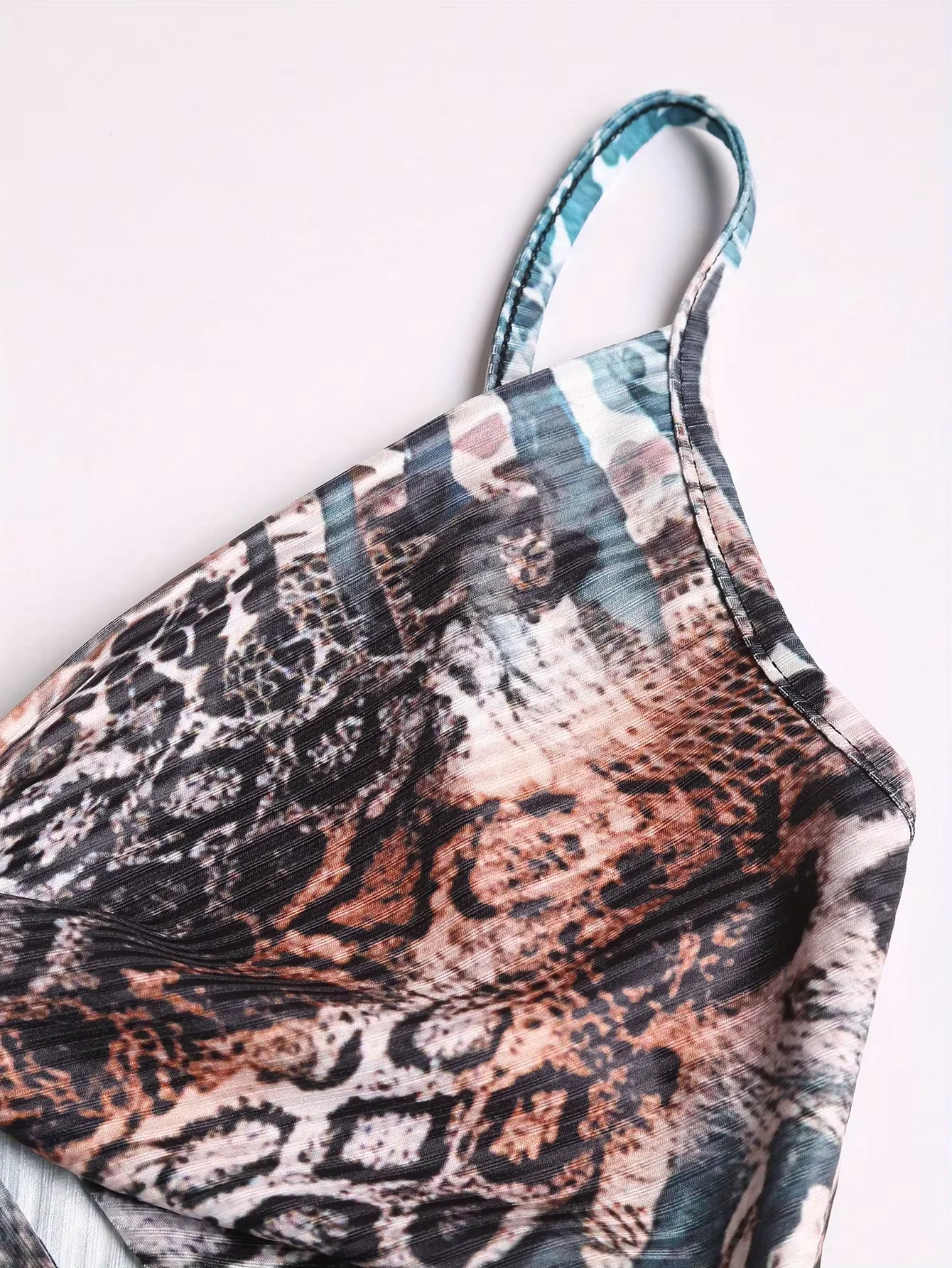 Primavera e verão moda europeia e americana estampa de malha sem mangas vestido halter com recorte nas costas sexy fora do ombro lon