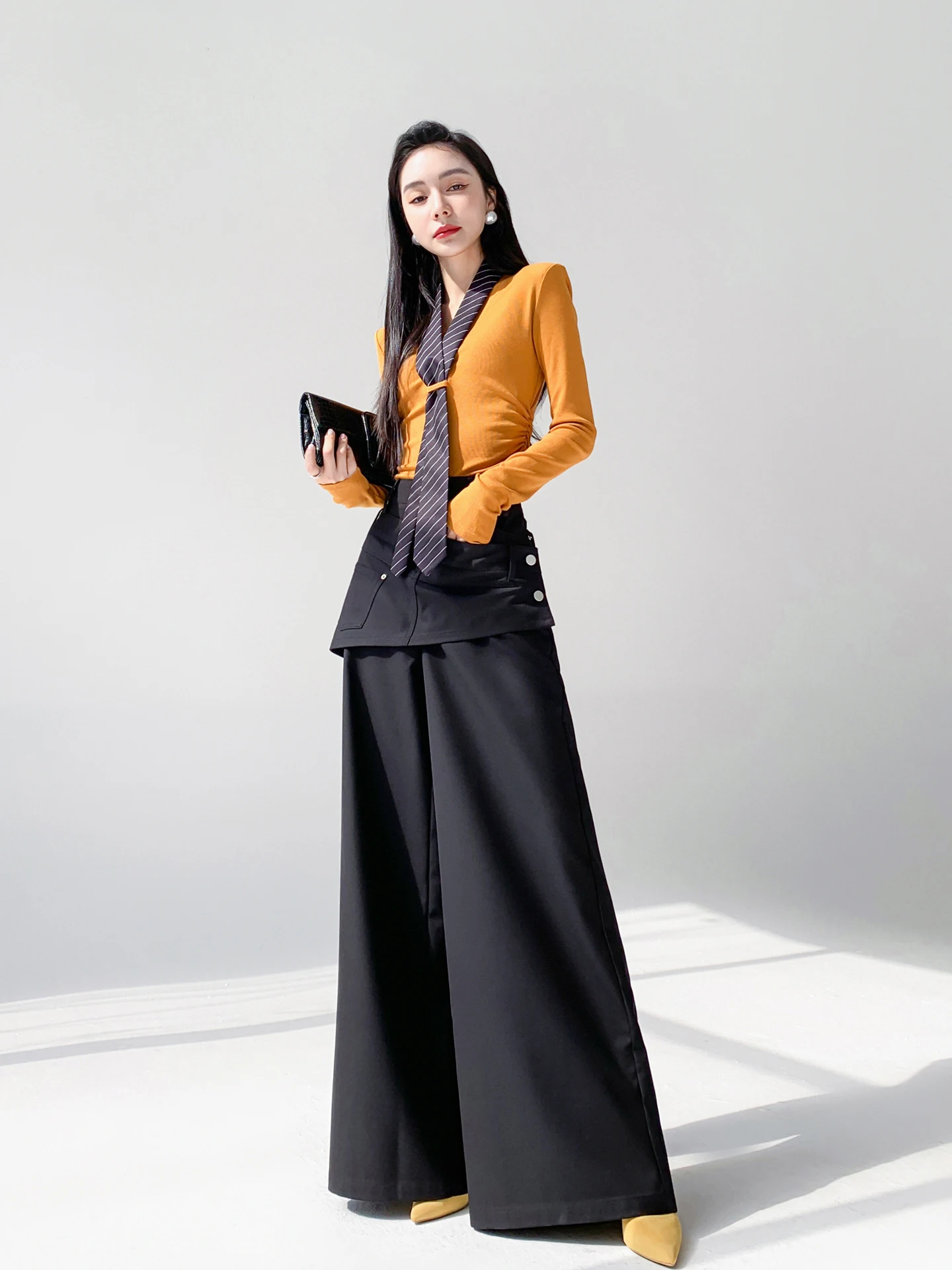 

AKSAYA Women's Slim Fit Knitted Sweater Yellow with Belt Casual Style Spring 2026 New Fashion Design Breathable Soft Material