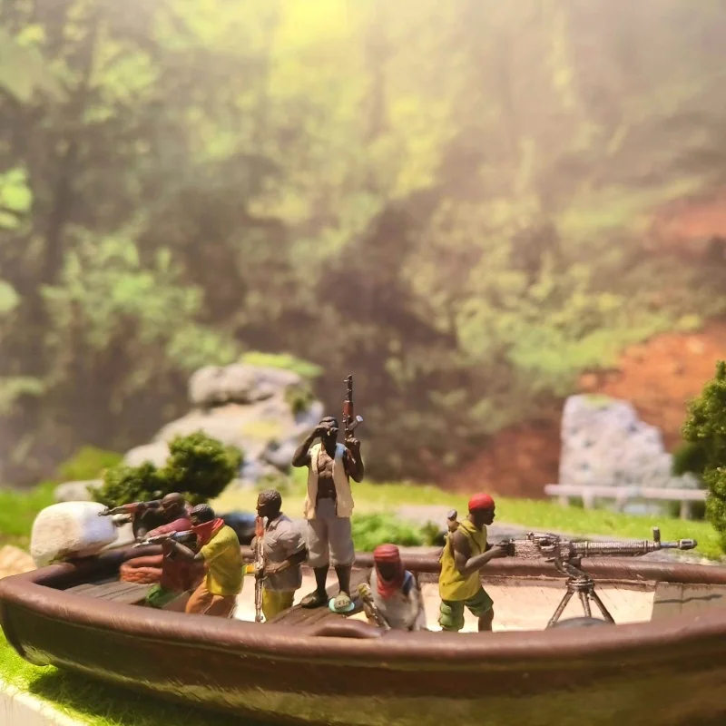 2025 جديد 1/64 مقياس الشرق الأوسط الجندي الصومالي القراصنة سفينة تمثال مصغرة DIY المشهد اليدوية رسمت لعبة مجسمة دمية #3