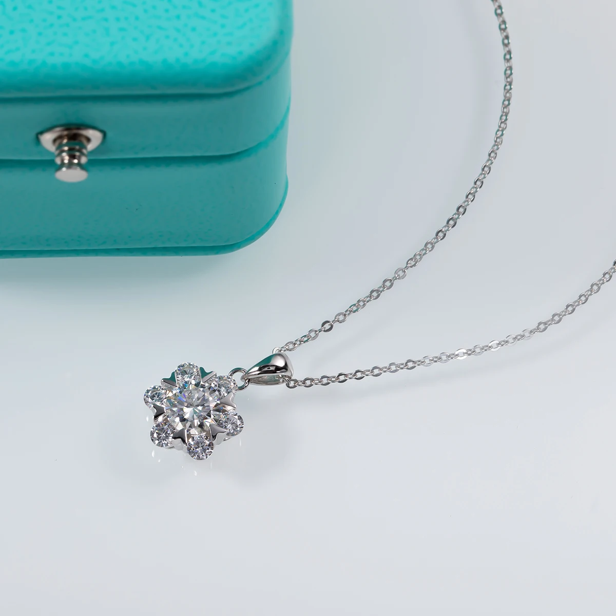 AnuJewel 1 Carat D Color Moissanite Diamond Flower Heart Pendant Necklace 925 Sterling Silver Fine Jewelry Gifts Wholesale
