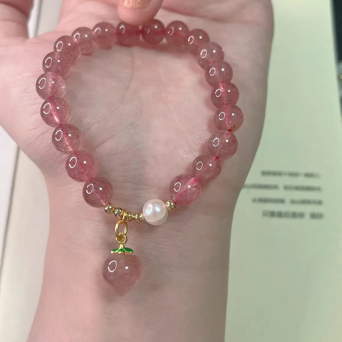 

Natural Ice Transparent Red Strawberry Crystal Bracelet Female Pink Honey Transport Bracelet Couple Friend Jewelry Gift Girl