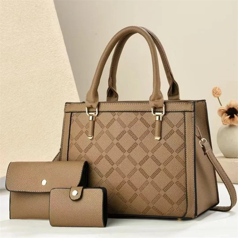

Fashionable Crossbody Bag For Women Inspired By Luxury Brands With Leather And Classic Design