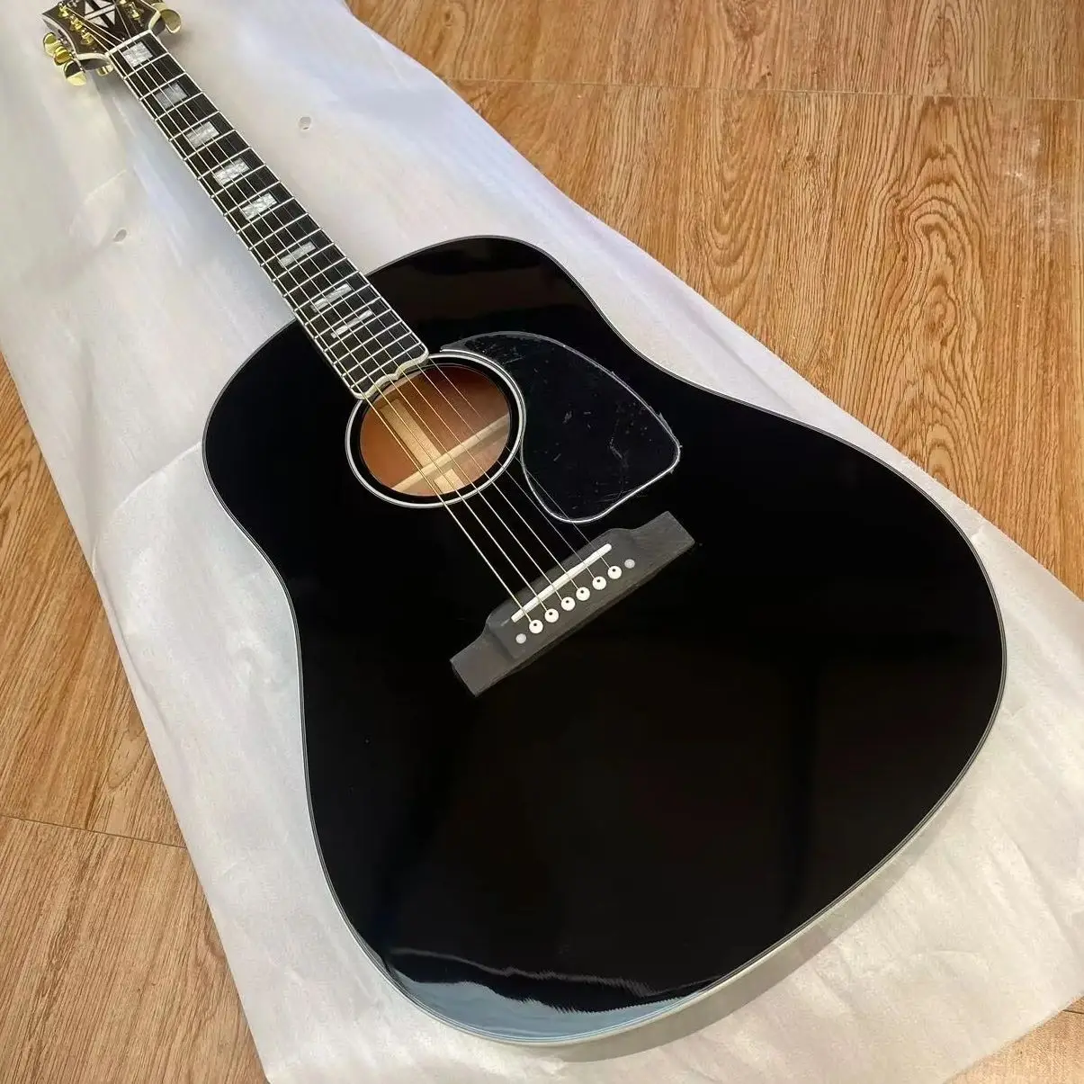 جديد 41 #   جيتار صوتي J45 J45 من خشب التنوب الصلب مع صامولة عظمة/سرج باللون الأسود 240910