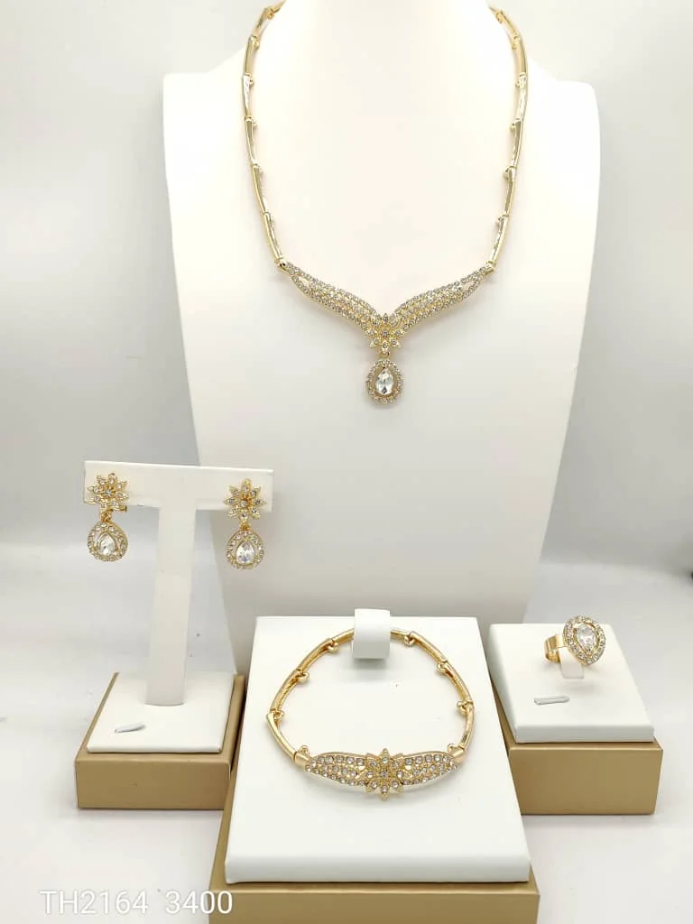 

Luxury Design Dubai Jewelry Set For Women Quality Brazil Trending Necklace Earrings Ring Bracelet Wedding Party Gift
