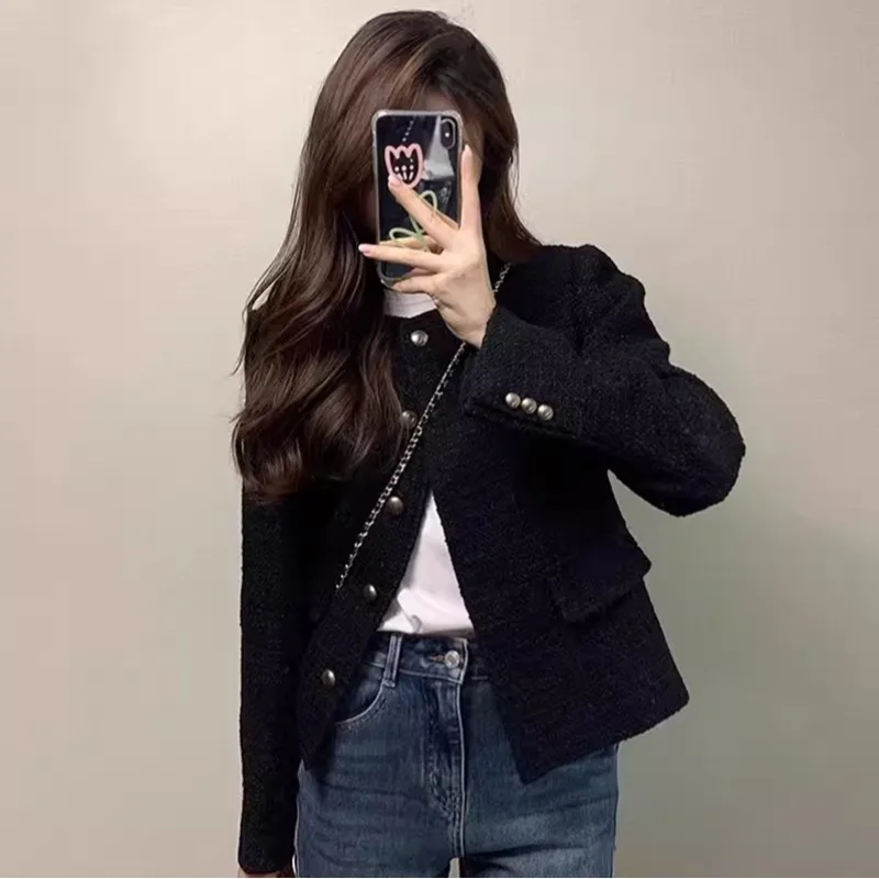 

Модная черная короткая стеганая куртка для женщин, маленький размер, новинка 2026 года, весна-осень, премиум-класс, в стиле маленькой Франции, элегантный топ