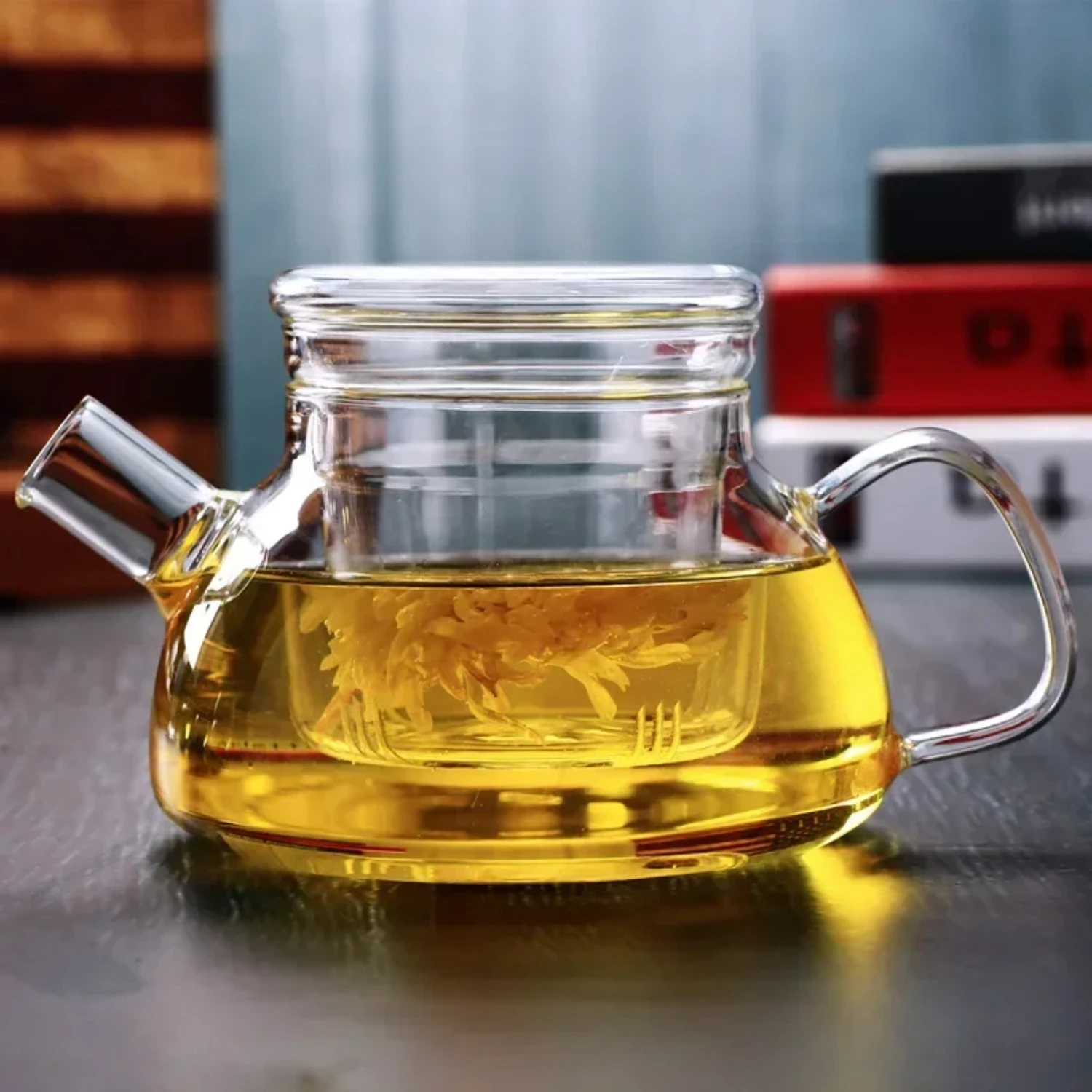 Handmade Heat-Resistant Borosilicate Glass Thick 700ml Chinese KungFu Tea Pot with Filter - Elegant and Durable Afternoon Tea Ac