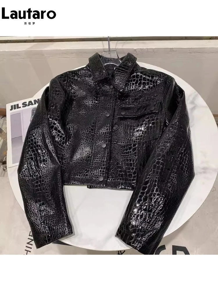 Lautaro Spring Autumn Cool Short Black Shiny Reflective Crocodile Print Patent Pu Leather Jacket Women Long Sleeve Fashion 2023