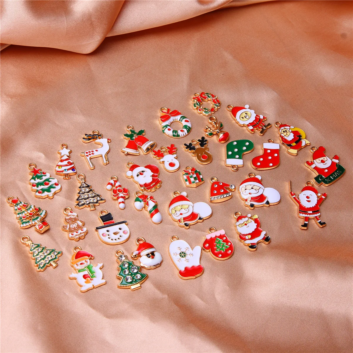 10pcs variety of Christmas dripping oil Santa snowman elk gloves socks earrings bracelet pendant diy jewelry accessories