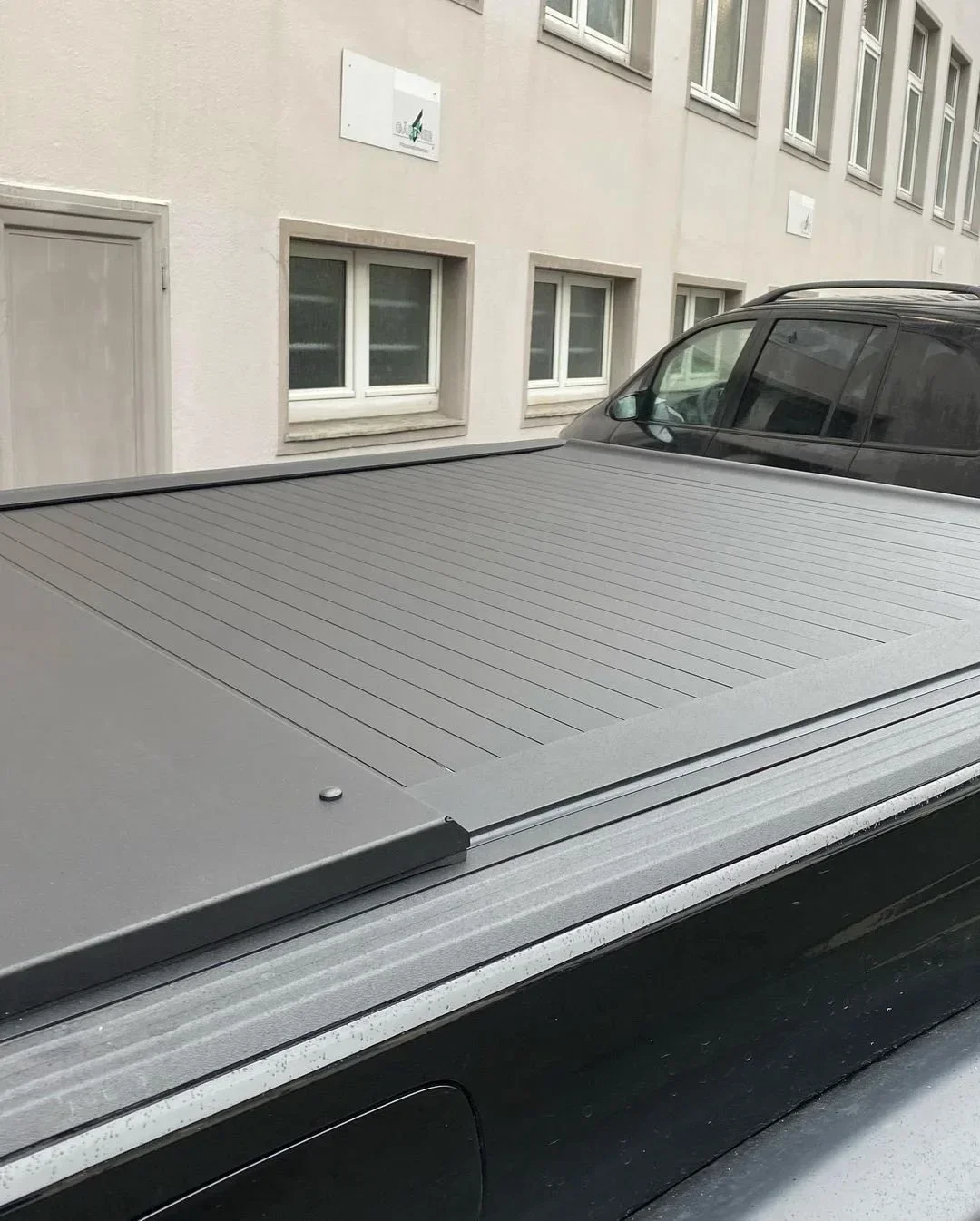 

Алюминиевая роллетная крышка-тент для Toyota Hilux