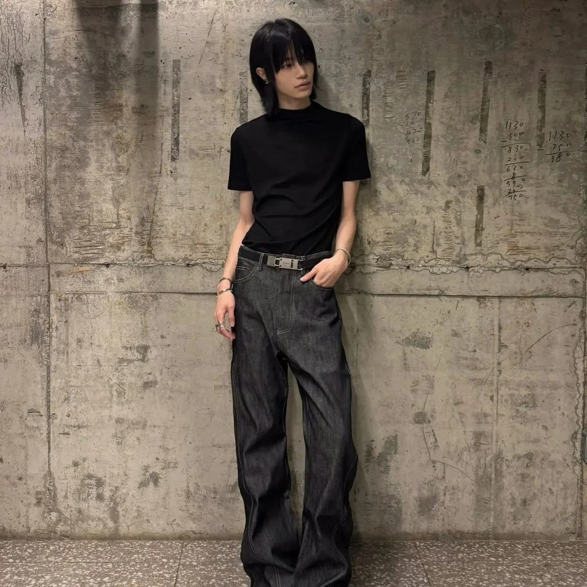 Men's Punk Style Minimalist Black Jeans Retro Sweatpants Ins Bottom Street Young Boy Casual Pants Male High Waist Y2k Trousers view 4