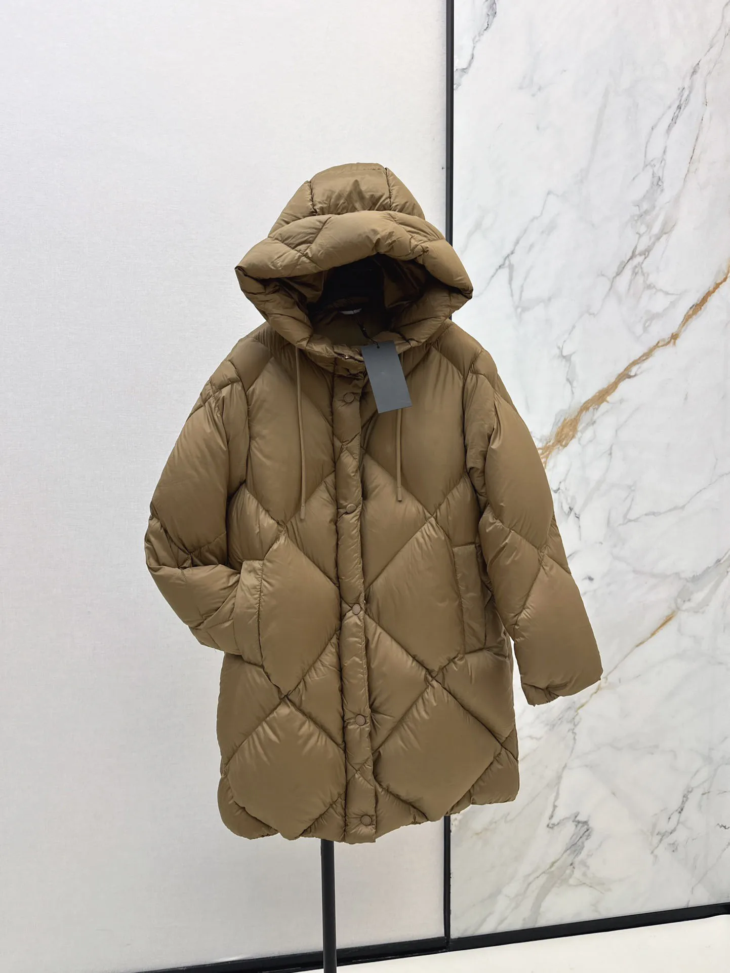 2024 Autumn New High Quality Women's Clothing Classic minimalist checkered hooded mid length down jacket 0907