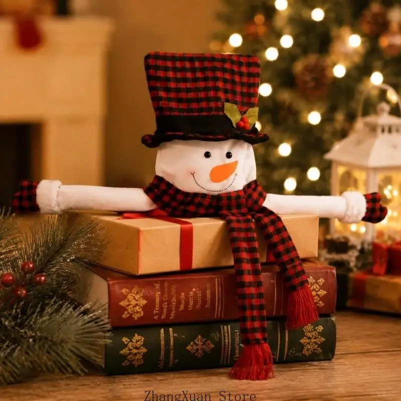 Weihnachts-Displayfigur mit weicher Stoffkonstruktion und rot-schwarzen Karos für Baumkronen, Einzelhandelsdisplays für den – Detail 7
