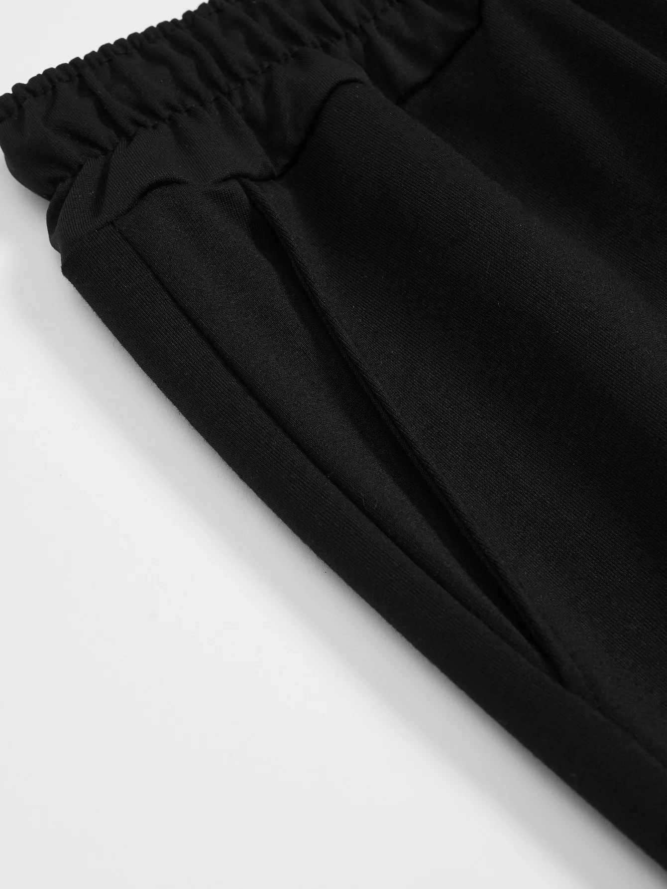 Men's Gothic Style Skull Print Casual Shorts Elastic Waistband Drawstring Summer Swimming Shorts Halloween Costume