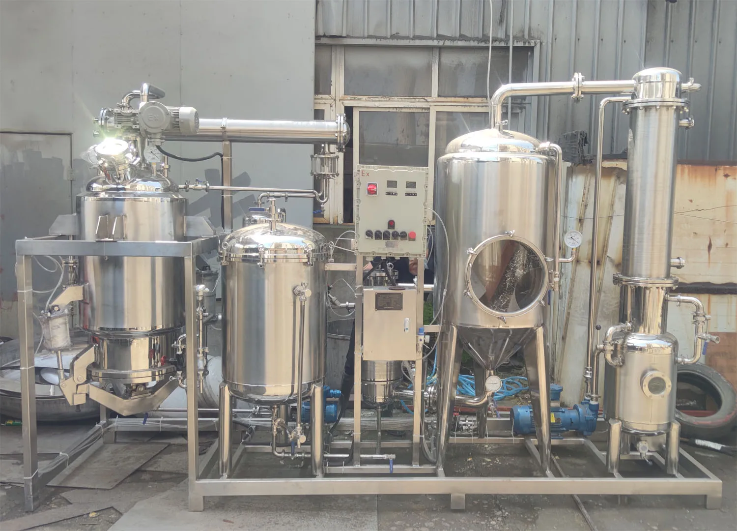 Piccola unità multifunzionale di estrazione e concentrazione