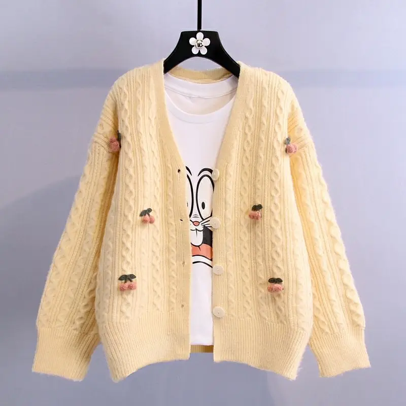 Fashion Small Fragrance White Sweater Women's Spring And Autumn New Korean Version Of Loose European And American Sweater Coat.