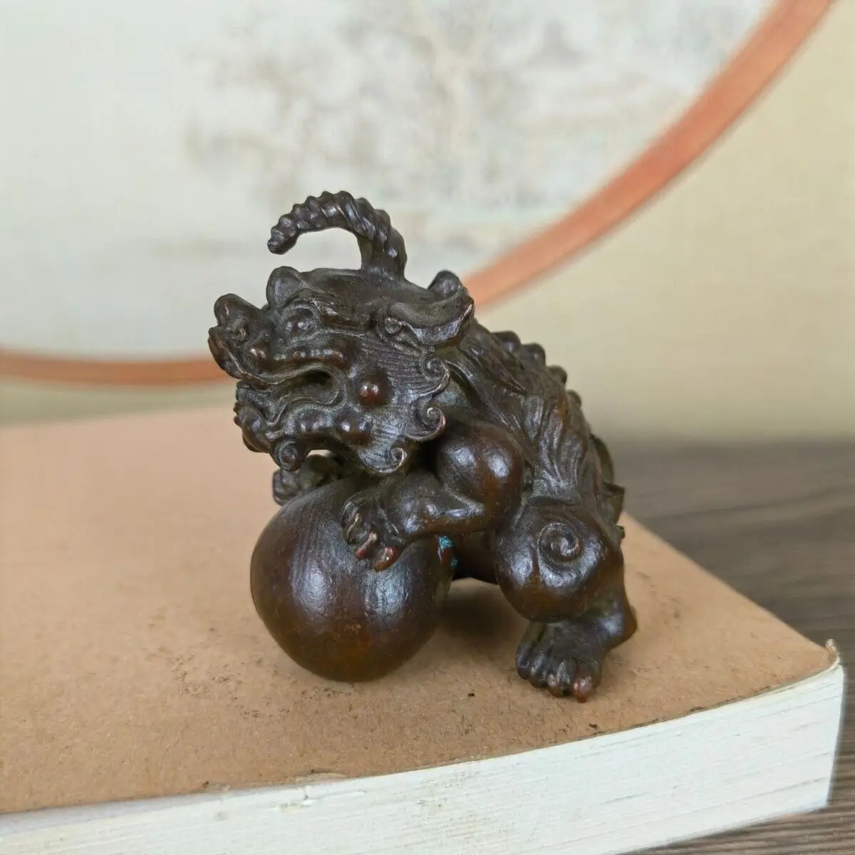

Chinese collection bronze kirin Figure statue netsuke tea pet home decoration