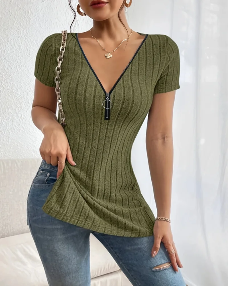 Versatile & Chic V-Neck Women\'s Top- Stretchy,Easy-Care Casual Wear