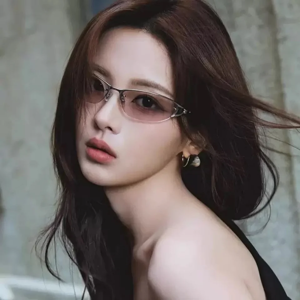 

Дизайнерские солнцезащитные очки Fashion Brand: персонализированные, полукруглые, для женщин и мужчин, повседневные, для путешествий, модные, декоративные, люксовые, с защитой UV400