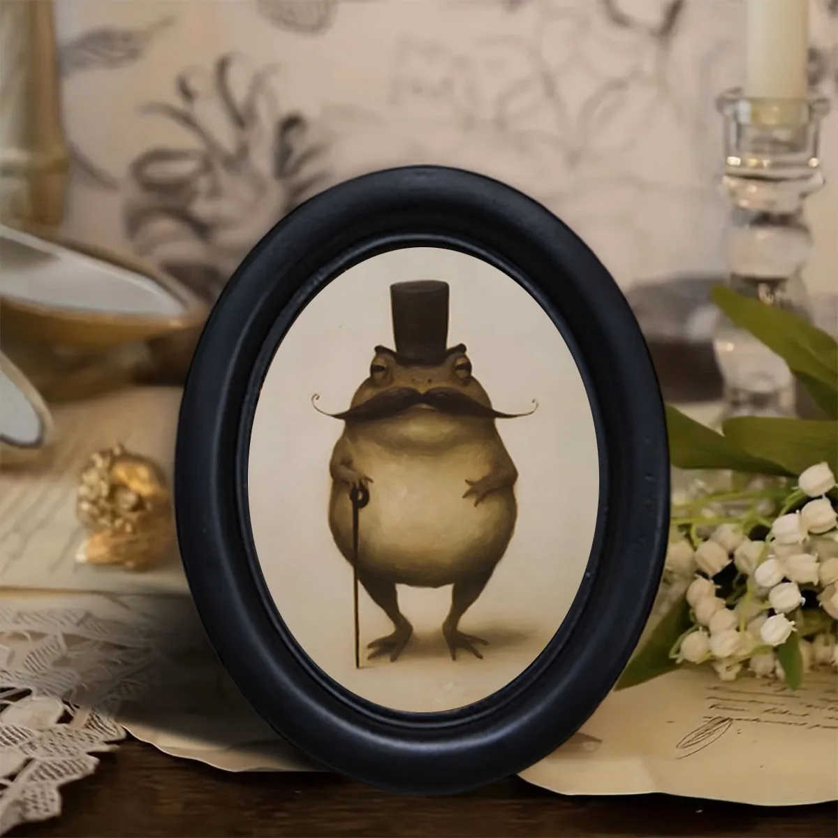 1 Piece of Vintage Gentleman Toad Wall Decoration, Black Oval Frame, Top-Hatted Toad with Mustache and Cane Wall Art, Dark Academy Style Wall Decor for Study Room or Entryway, Gift for Frog Enthusiasts
