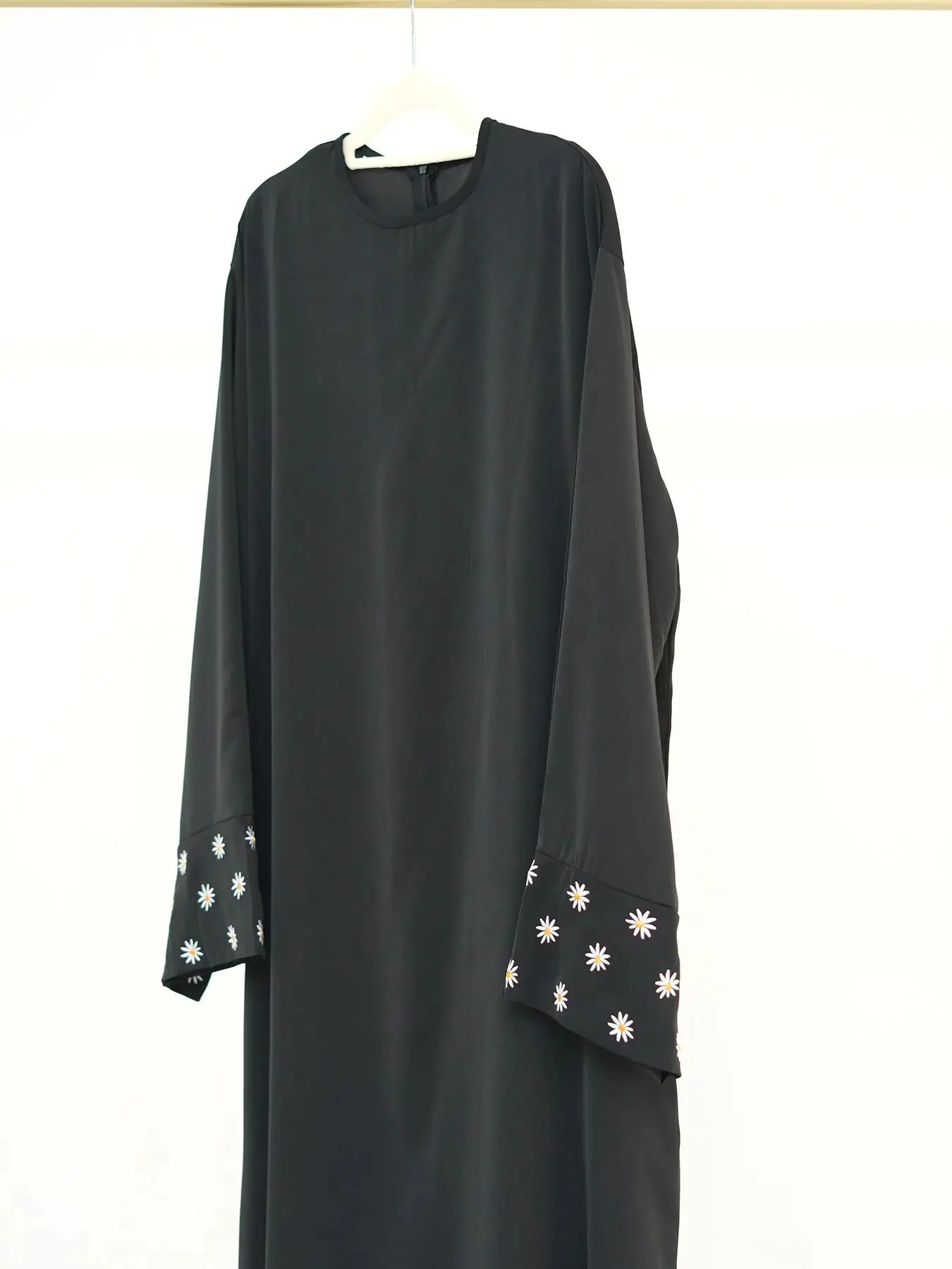 Fashion chrysanthemum Embroidery Muslim Dress Robe Abaya Female Full Length Muslim Outerwear Worship Service Abaya wy2038