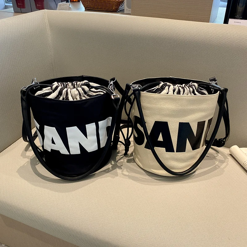 

Авангардная сумка-хобо 2220, многосторонняя трансформируемая сумка через плечо и через плечо для женщин, просторная сумка-хобо «день-ночь»