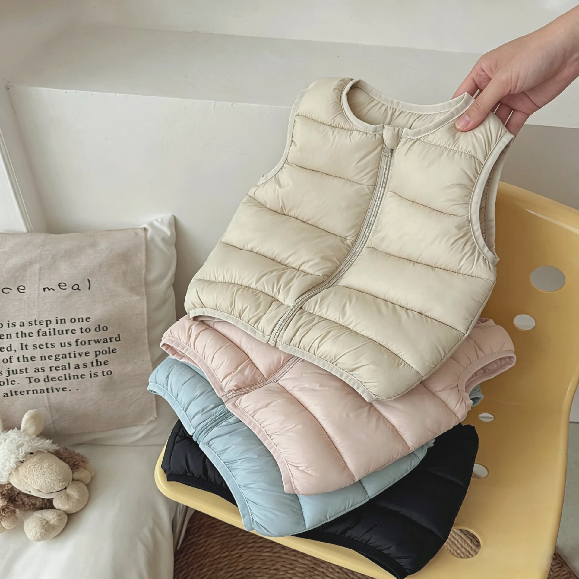 2026 Neue Leichte Kinder-Daunenjacke mit Rundhalsausschnitt, Warme Babyweste, Vielseitige Kinderbekleidung – Detail 7