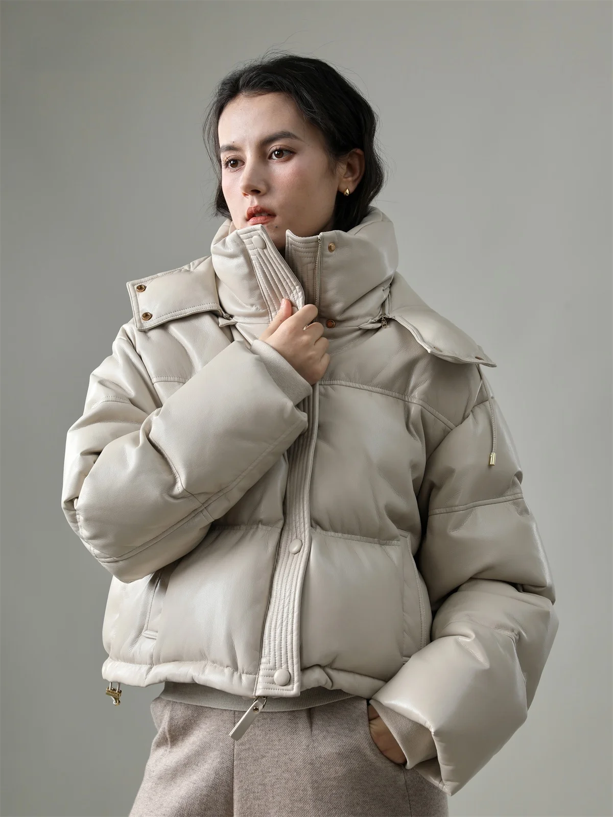 

OUZZY Women's Thiened down Jaet with Hat Ultra Soft Protein Leather White Du Feather Warm Mousse Commute Sle ort Model