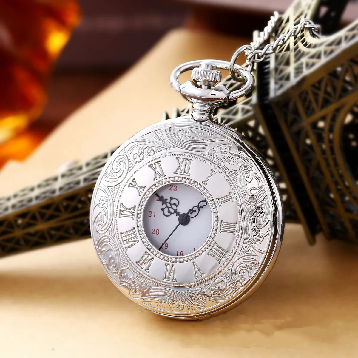 Pocket Watch Fashion Pastoral Vintage Pocket Watch Roman Digital Dual Display Scale Flip Quartz Watch