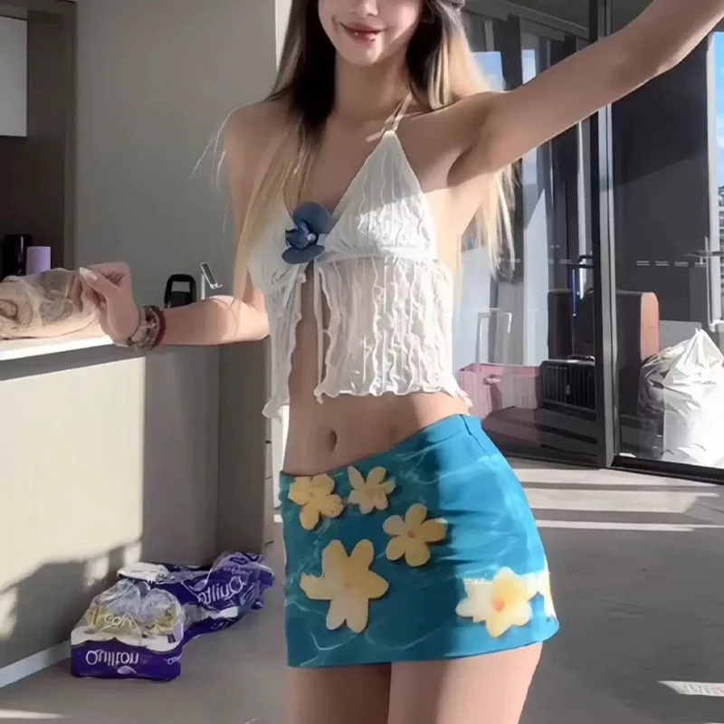 Pure Flirty 3D ดอกไม้ V คอลูกไม้ Halter คอ Crop Top สําหรับผู้หญิงฤดูร้อน Babe เซ็กซี่ Cami Casual Beach Party ชุดว่ายน้ํา