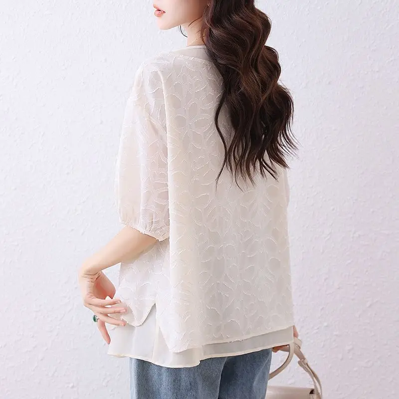 بلوزات أنيقة برقبة دائرية مكونة من قطعتين ملابس نسائية لصيف 2025 قمصان جديدة فضفاضة تناسب كل مباراة قمصان مكتب للسيدات