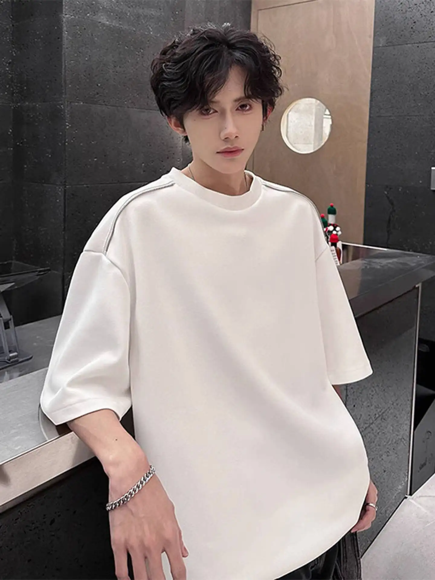2026 New Summer Men's American High Street Heavyweight White T Shirt Padded Shoulder Short Sleeve Casual Top For Daily Wear