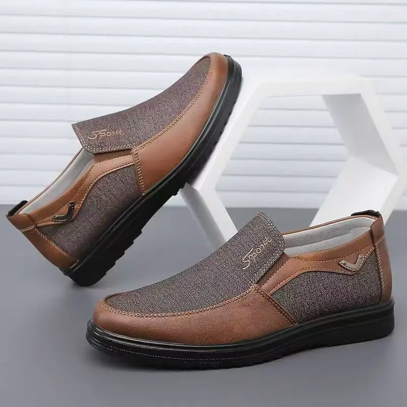 

Man Shoes Casual Flat Bottomed Non Slip Cloth Shoes Breathable Soft Soled Canvas Shoes with Middle Aged and Elderly Zapatos38-50