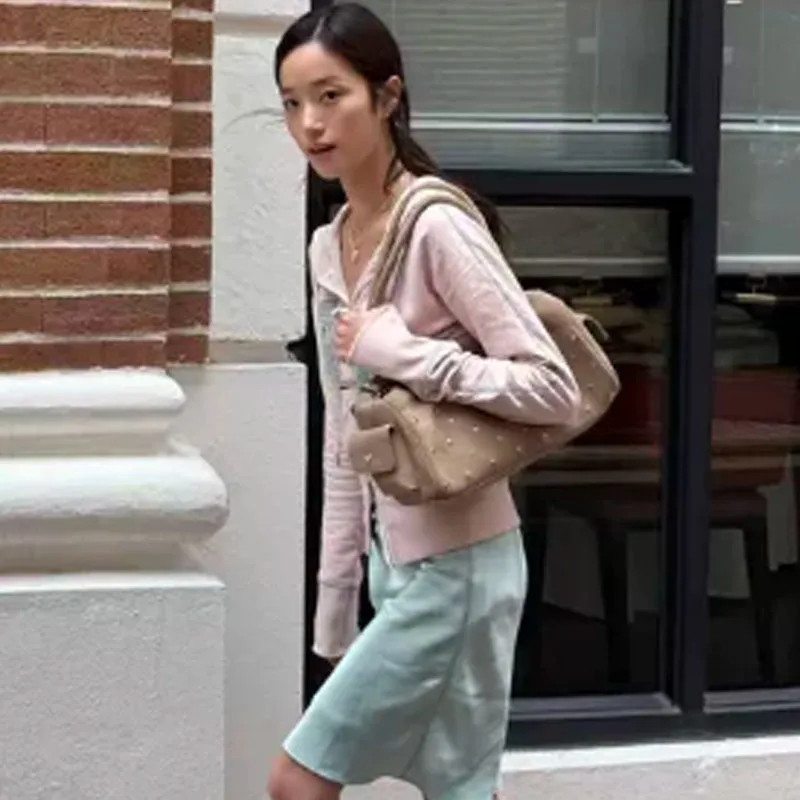 2026 Autumn New Rivet Bowling Bag Handbag Shoulder Bag Women's Large Capacity Versatile Commuter Casual Bag