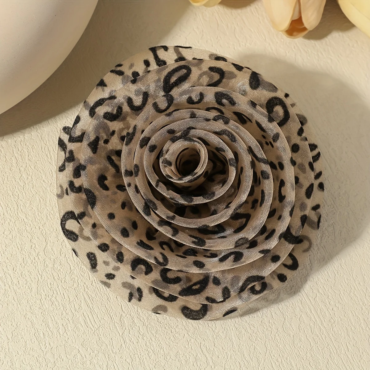 French Handmade Leopard Print Cloth Flower Brooch, Classic Fashion, Party, Business, Enamel Free, Made of Lace, Valentine\'s Day