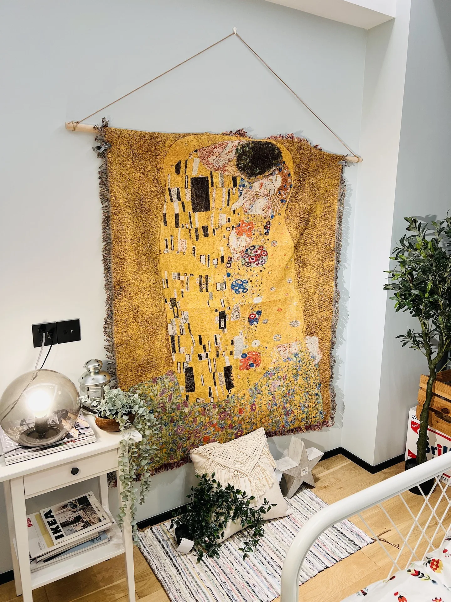 The Kiss Tapestry Gold Thread Gustav Klimt Thin Blanket Picnic Blanket Plaid Beds Comfortable Soft Blanket Picnic Blanket Bed